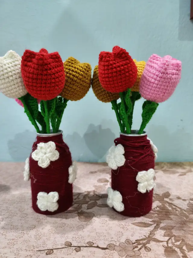 Hande Made Crochet Guldasta With Handmaded Beautiful Flowers 