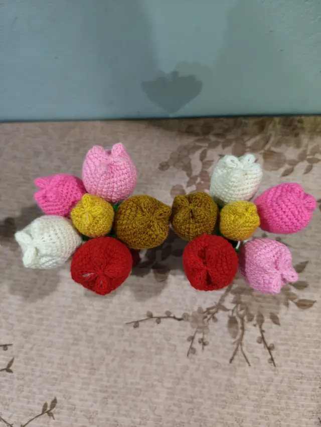 Hande Made Crochet Guldasta With Handmaded Beautiful Flowers 